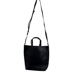 Levi’s Black Crossbody Tote | Top Handle & Adjustable Strap